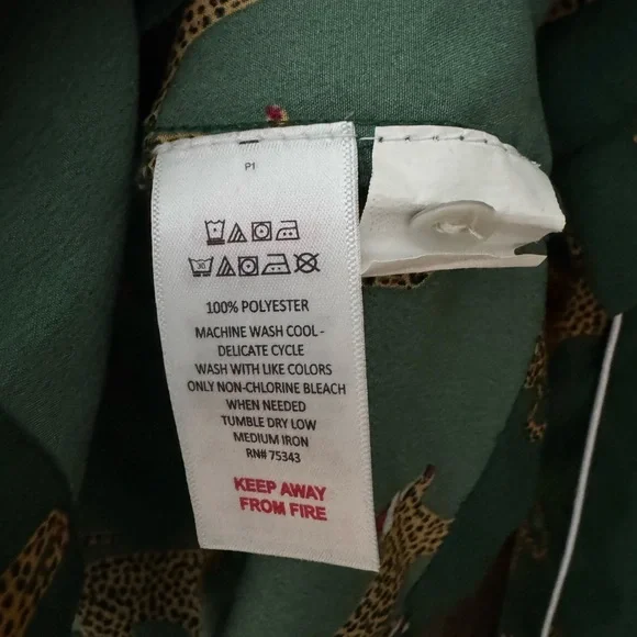 Bouffants & Broken Hearts Green Leopard Pajama Set, Size L - Picture 9 of 9
